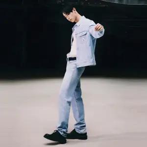 [CK진] 남성 바디핏 쿨 데님(J325417)