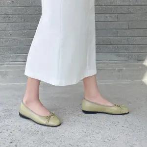 [롯데백화점]소보 베보르 리본 플랫슈즈 2cm