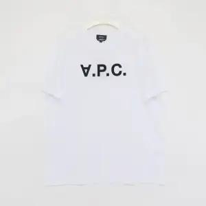 아페세 25SS VPC로고 스탠다드 반팔 공용 티셔츠 COHBM M26384 TAE