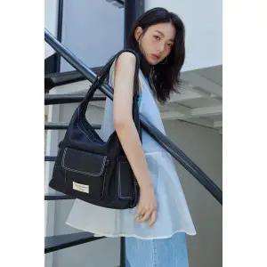 JILLSTUART ACC [젤라또] 스티치 장식 호보 숄더백 (백팩 겸용)