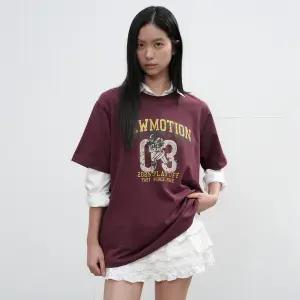UNISEX 뉴모션 빈티지 오버핏 티셔츠 [WINE] / SBE3U01004-WOMAN