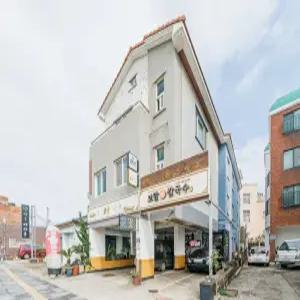 [제주 펜션] 서귀포 고궁펜션민박 (서귀포시)
