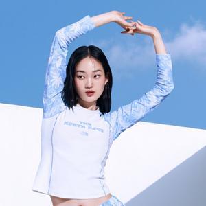 노스페이스 여자 래쉬가드 비치웨어 수영복 상의 25SS 여성 서퍼 프린트 긴팔 래쉬가드 NT7TR33A SKB