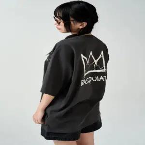 벤셔먼바스키아) CROWN 백 프린팅 반팔티셔츠 BPBTS289
