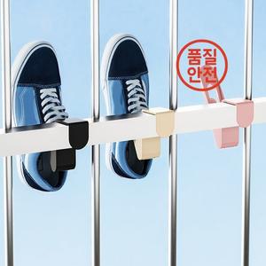 랙 2pcs 플라스틱 건조 신발 랙 펀치 없음 간단한 슬리퍼 후크 벽 마운트 배수 야외 교수형 스토리지 걸이