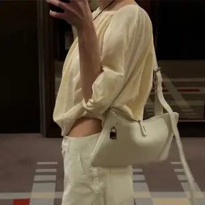 [메이비베이비] Neta Blouse (2colors)