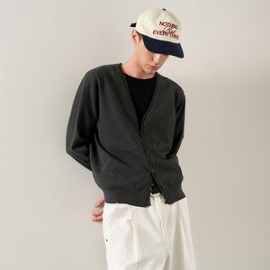 MAN 울 브이넥 가디건 [CHARCOAL] / SBE1M04007