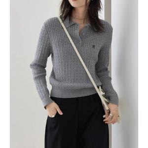 아브릴 여성라운드니트티 가을 니트 시크 벤 복고 기이한 만남 터틀넥 자수 꽈배기 풀오버 긴팔 UNO3