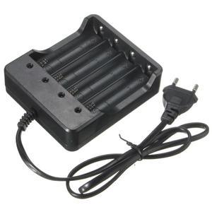 EU 플러그 리튬 이온 배터리 충전기 DC 4.2V 1.2A 출력 4 슬롯 18650 충전식 공장 가격 없음