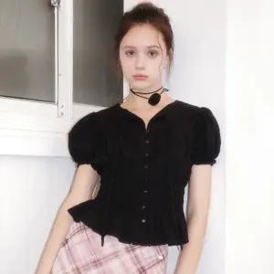 WOMAN 플라워 셔링 퍼프 블라우스 [3COL] / WBE2L03524