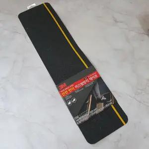 3M 안전반사 미끄럼방지 테이프 검정 15.2x60.9cm