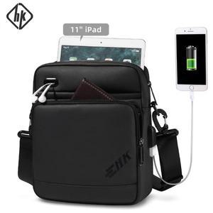 남성용 HK 메신저 슬링 백 대형 크로스 바디 백 11 인치 아이패드 방수 간단한 전화 가방 USB 포트 캐주얼