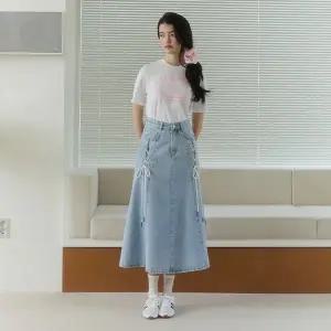 [에고이스트](강남점)[BLUE LABEL] 레이스업 A라인 데님 스커트 (ER2ODS01)