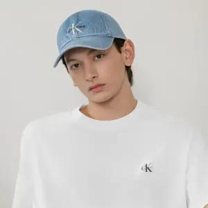 [CK ACC] 남녀공용 CKJ 모노그램 데님 베이스볼 캡 4G5007G VHJ