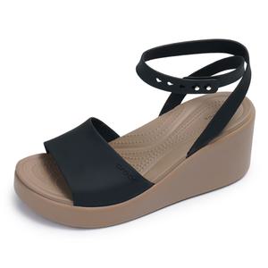 [크록스]크록스(CROCS) BROOKLYN ANKLE STRAP WEDGE 웨지 샌들 (womens) 209406-07H