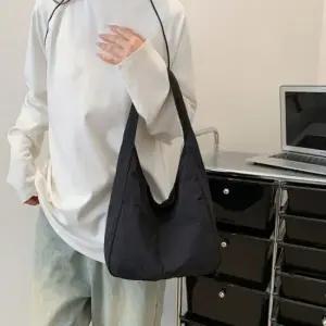 여성 가벼운 나일론 포켓 숄더백 편한 데일리 가방