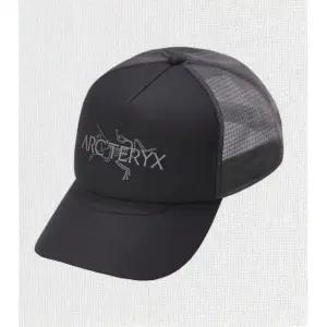 [아크테릭스]25SS 버드 워드 트러커 햇 AEPSU09488BKL BIRD WORD TRUCKER HAT 706879