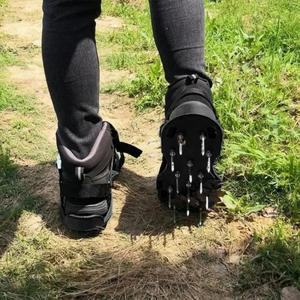 새로운 잔디 에어레이터 신발 에어레이터 스파이크 샌들 조절 가능한 스트랩 잔디 스파이크 신발 미끄럼 방