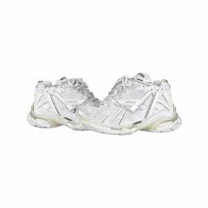 [발렌시아가] 러너 스니커즈 (677403 W3RB1 9000)