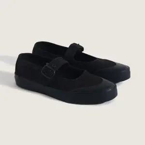 [반스](광주신세계)VANS Mary Jane 반스 메리 제인 올블랙 / VN000CRRBJ4