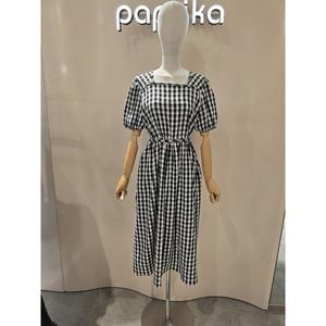 [파프리카](광주신세계)스퀘어 넥 체크 지지미 원피스SK2OP404J