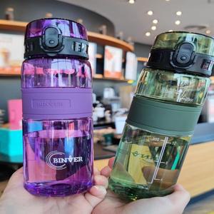 500ml 스포츠 물병 휴대용 누출 방지 플라스틱 컵 Drinkware 차 필터 투어 체육관 야외 피트니스 투명