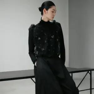 르네크루 25FW 시퀸 뷔스티에