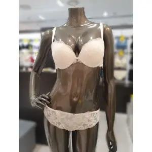 갤러리아 크림 풀커버리지 볼륨브라,레이스팬티세트(A~D컵) WBWBR3J49T,WBWPT3J48T