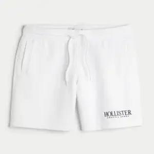HOLLISTER 플리스 로고 그래픽 반바지 9인치