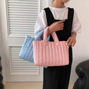 [하프클럽/알티피아]여성 데일리 윈터 패턴 패딩 따뜻 미니 토트백 SLT-A4