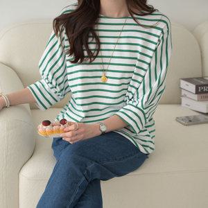 [데일리앤] 토비스 코튼 루즈핏 가오리 여성 단가라 스트라이프 7부 티셔츠 봄 여름 가을