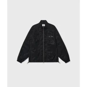 OIOI COLLECTION 레이어드 로고 유광 코팅 바람막이_블랙