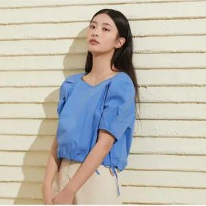 리스트 퍼프 하트넥 크롭 블라우스 TWWBLO62070