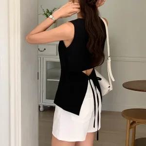 [코코블랑] 샤이 뒷트임 나시 블라우스