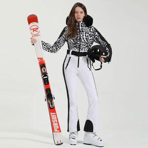 남자 여자 스키복 남성 여성 보드복 세트 여성용 겨울 재킷 및 바지-30 ℃ 스키 슈트 따뜻한 10k 방수 스노