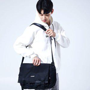 [얼티메이크]6025 메신저백 블랙 크로스백 학생가방 남녀공용 신학기가방 슬링백