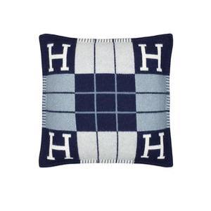 HERMES Avalon III 쿠션, 스몰 H102666M 60 