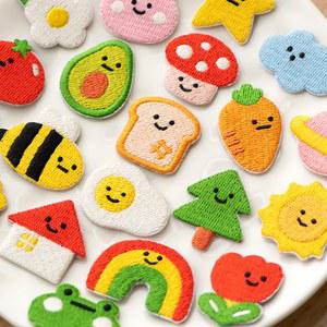 세트에 4PCS 귀여운 패치 케이스 가방 아플리케 모자 접착 자수 미니 전화 장식에 자기 DIY