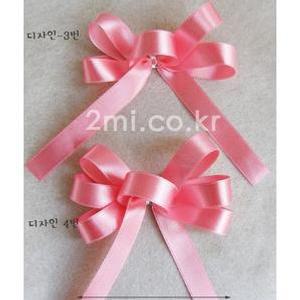 완성리본 - 코랄핑크 공단  1개가격 .. 선물 장식 헤어 끈 핀 재료 포장 이벤트 )