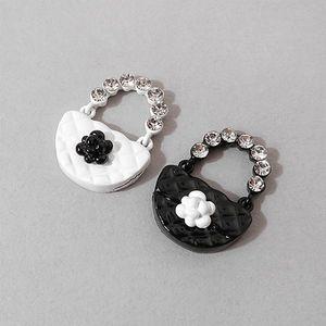 비즈아이 [7363-03]에폭펜던트 퀼팅반달장미핸드백 22x28mm ,1개