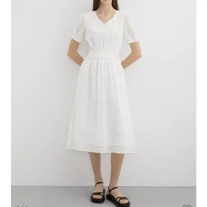 [리스트](신세계 사우스시티) 스모킹 브이넥 플레어  원피스