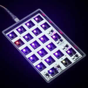 GK21S 플라스틱 케이스 RGB 핫 스왑 독립 드라이버 유선 및 블루투스 Tyce-C 넘버패드