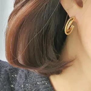 /신상오픈런 잉로다 여성 귀걸이 캐주얼 시크 이어링 깔끔
