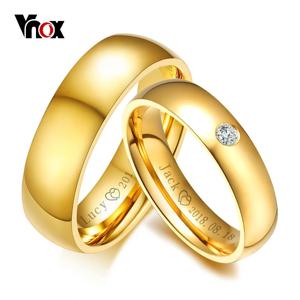 여성을위한 Vnox 클래식 결혼 반지 남성 골드 컬러 스테인레스 스틸 커플 밴드 기념일 맞춤 이름 연인 선물