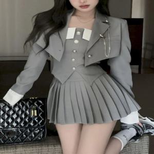 프레피 스타일 우아한 여성 패션 캐주얼 블레이저 세트, 플리츠 미니 스커트, 불규칙 캐미솔, 짧은 재킷, 3 종 세트