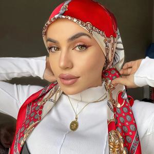 체인 인쇄 광장 Hijab 스카프 세련된 얇은 새틴 목도리 여성을위한 우아한 스타일 선 스크린 Headscarf