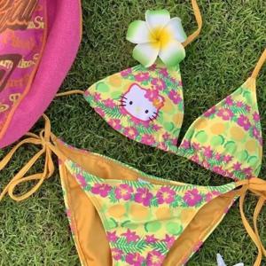 2Pcs 여성 비키니 수영복 정장 Y2K 헬로 키티 Sanrios 애니메이션 섹시한 뜨거운 여자 키티 스트랩 속옷 브래지어 팬티 해변 해변 스파