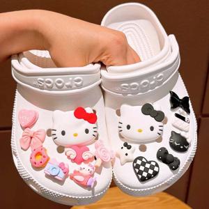 6-8Pcs Sanrio 헬로 키티 Kuromi Cinnamoroll 운동화 버클 세트 LED DIY 장식 액세서리 슬라이드 샌들 나막신 선물