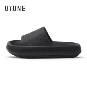 UTUNE 51CM 슬리퍼 남성용 플랫폼 하우스 신발 EVA 소프트 패션 슬라이드 미끄럼 방지 여름 샌들 여성 욕실 신발 샤워