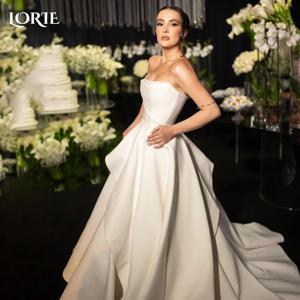 LORIE 우아한 스트랩리스 웨딩 드레스, 플리츠 백리스 비치 신부 가운, 연인 랜덤 구김 맞춤형 화이트 신부 원피스